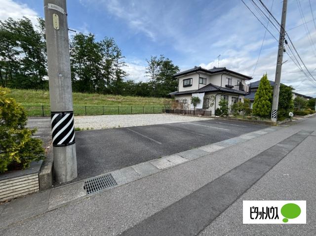 フローラ大塚 駐車場