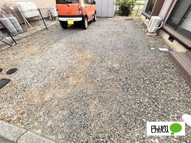 デュオ横田 駐車場