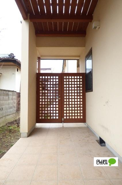 長野市松代町松代一戸建 エントランス