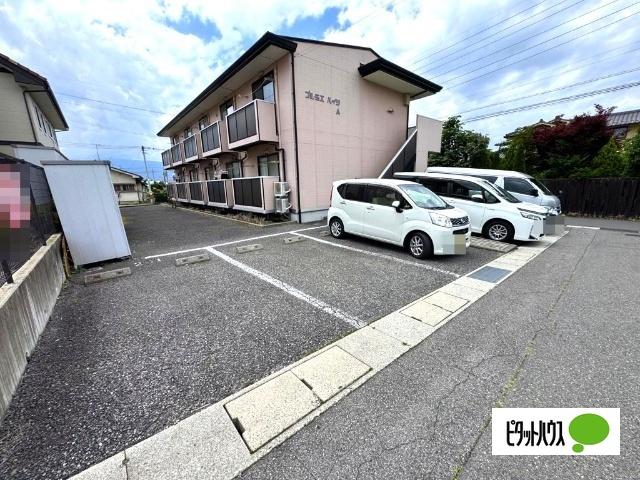 プルミエハイツＡ 駐車場