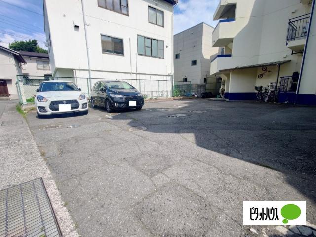 ハイツウィング金子 駐車場