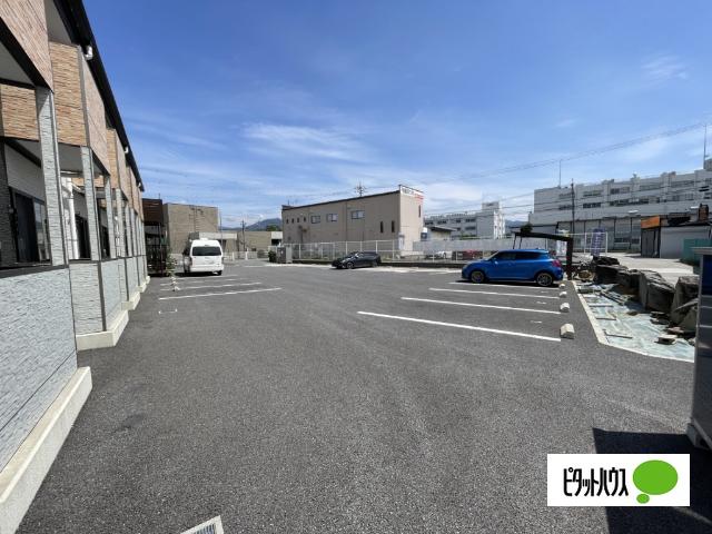 アパルト長野Ⅴ 駐車場