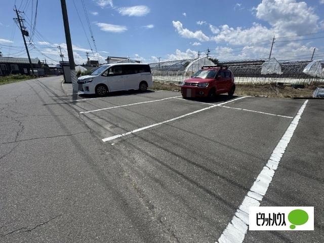 Ｆ・タウン 駐車場