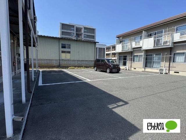 Ｆ・タウン 駐車場