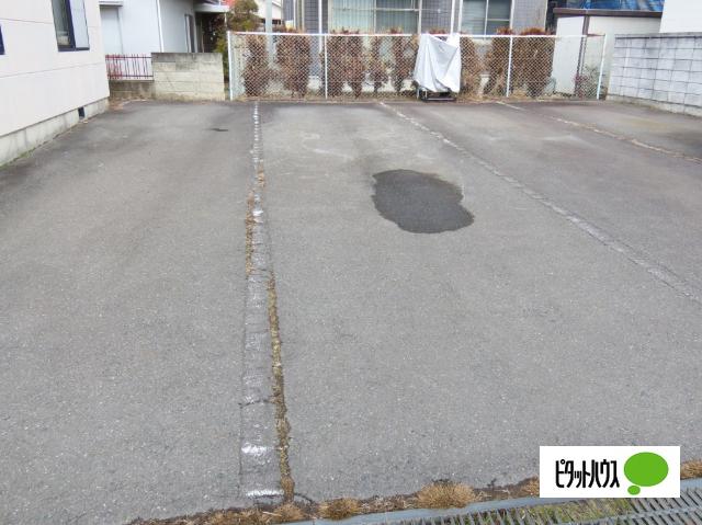 パストラーレ常磐城 駐車場