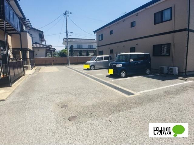 Ｓｕｒｐｌｕｓ８３　Ａ 駐車場