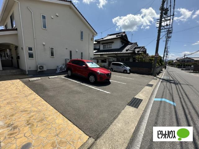 デザインメゾン 駐車場
