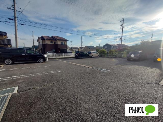 ソレアード　A棟 駐車場