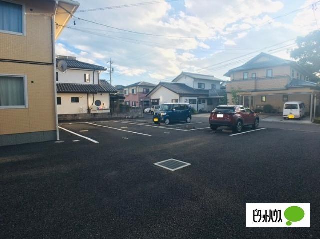 ディアライトＡ 駐車場