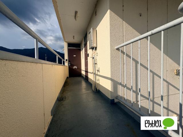 房山ビル エントランス