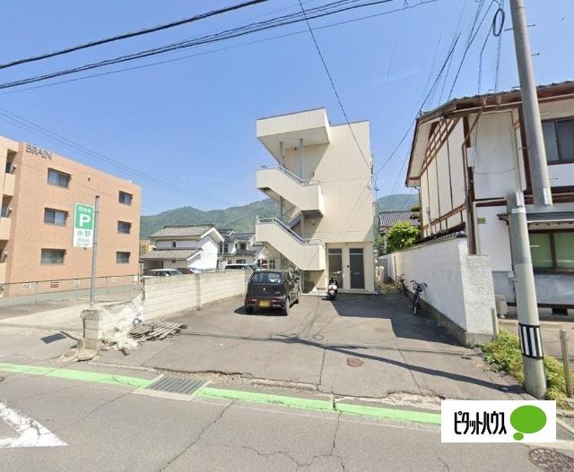 房山ビル 駐車場