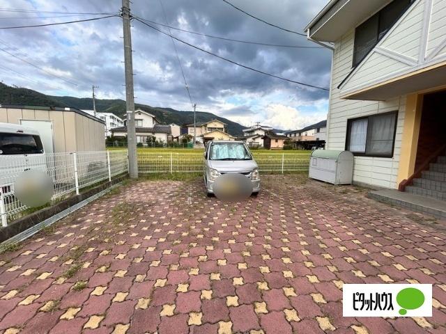 カーザ・ビアンカ 駐車場