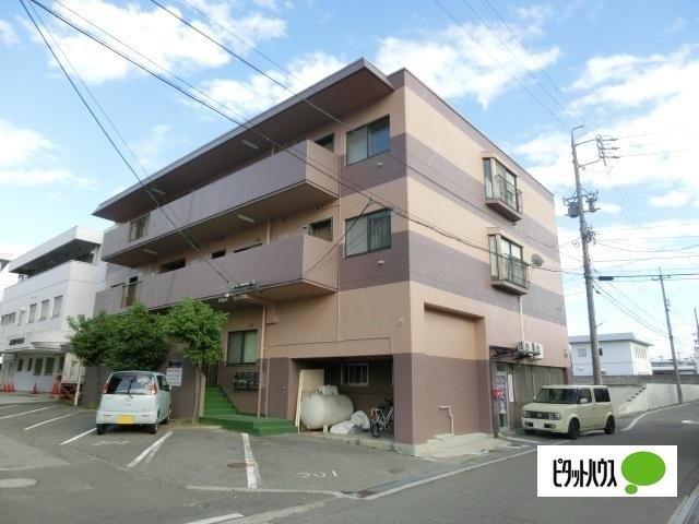 芳川コーポ南棟 駐車場