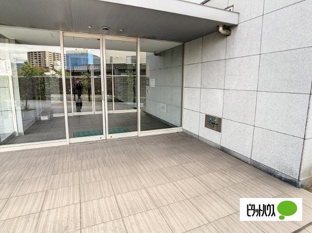 サーパス栗田中央 エントランス