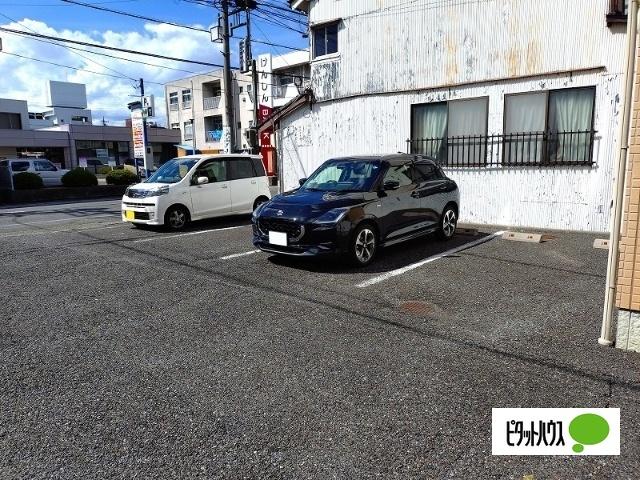 シャルム城東Ａ 駐車場