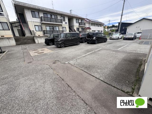 アドヴァンス大屋B 駐車場