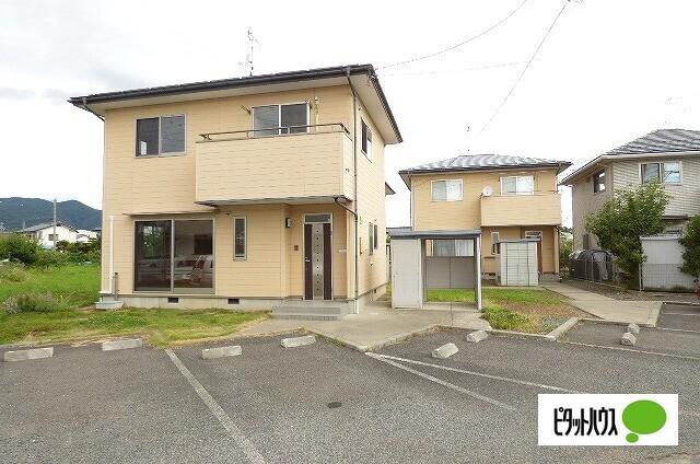 ヴィレッジ大北 駐車場