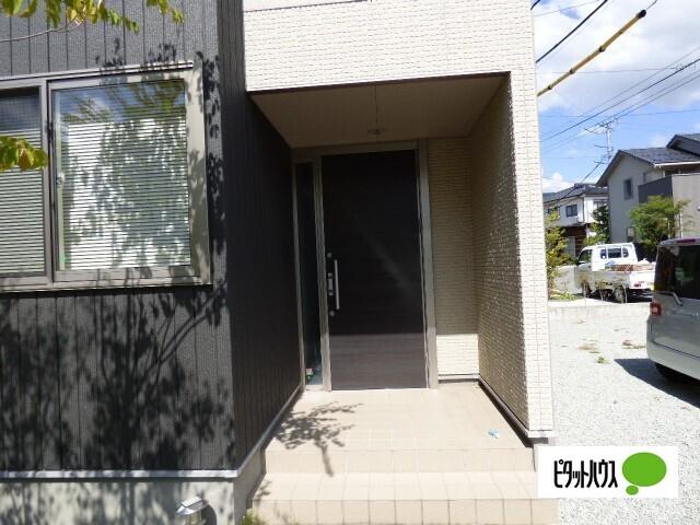 上田市常磐城一戸建 エントランス