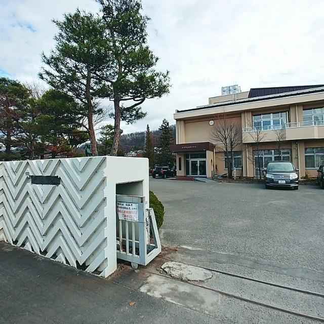 松本市立並柳小学校：881m