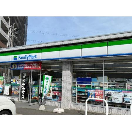 ファミリーマート長野上高田店：744m