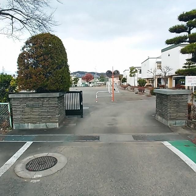 松本市立田川小学校：558m