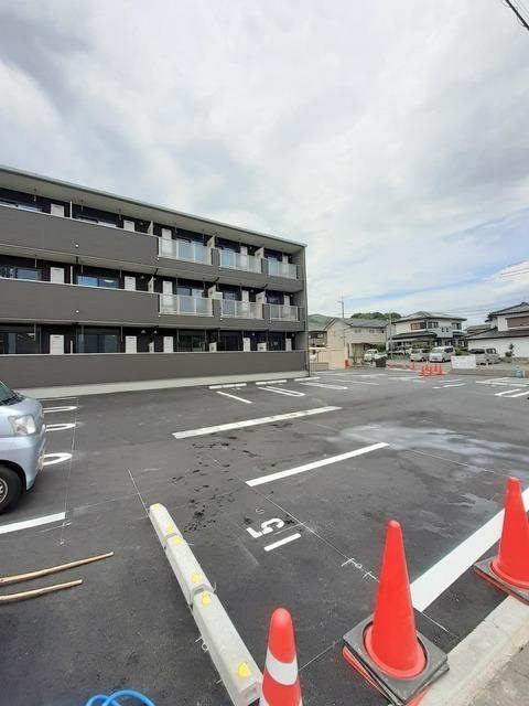 サニーコート末武（103） 駐車場