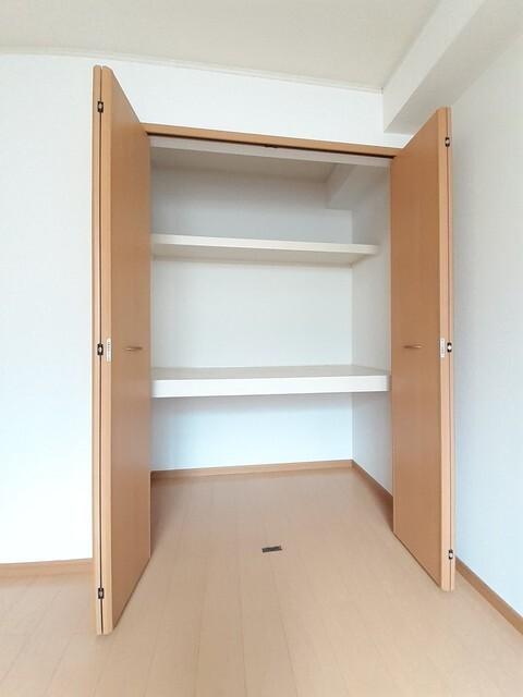 ヴィラ　カリーノ（102） 収納