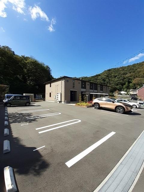 ポポラーレＡ（201） 駐車場