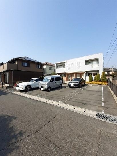 ブルックス（202） 駐車場