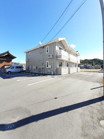 ノイ・グランツＪ（105） 駐車場