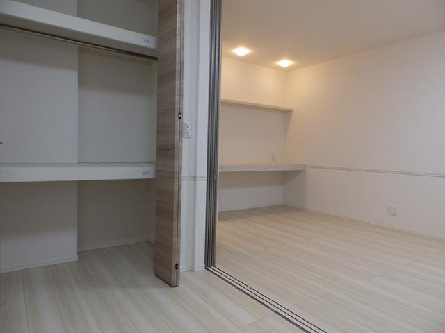 シャイン本町（202） 収納