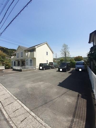 プルミェソレイユ（101） 駐車場