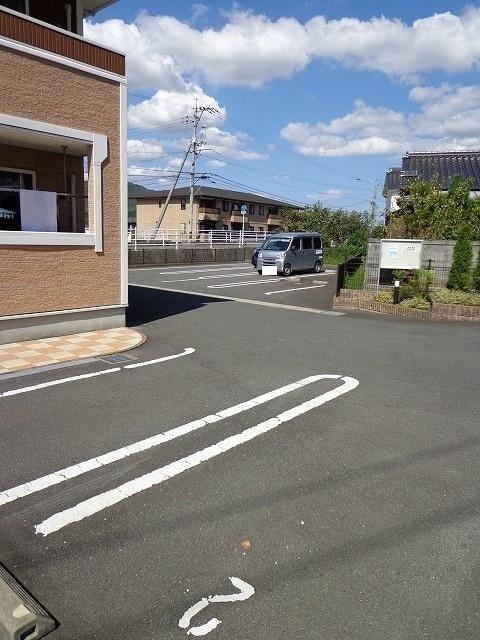 ソレイネ（101） 駐車場