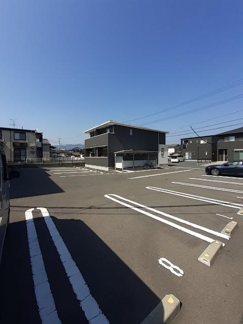 フェリーチェ　虹（103） 駐車場