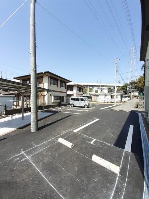 コンフォート末武中（102） 駐車場