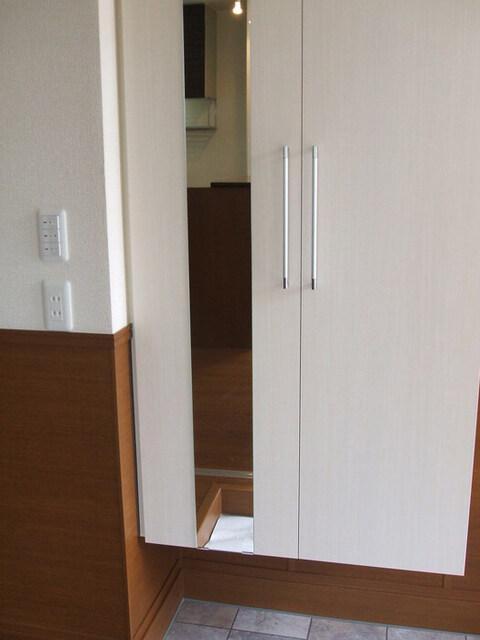 フェリス河内　A棟（101） 玄関