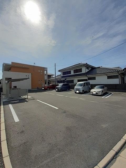 アベニュー　Ｍ−Ⅲ（203） 駐車場