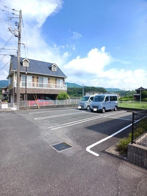 Ｖｉｌｌａ．フォンテーヌＢ（102） 駐車場