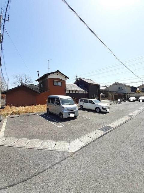 シャン・ド・フルール（105） 駐車場