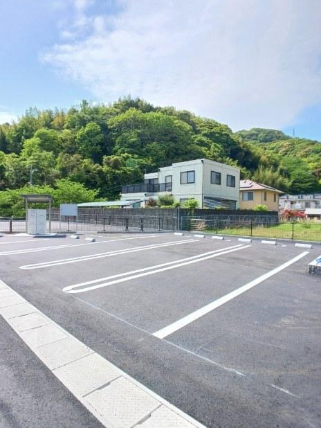ブリーズガーデン　Ⅱ（102） 駐車場
