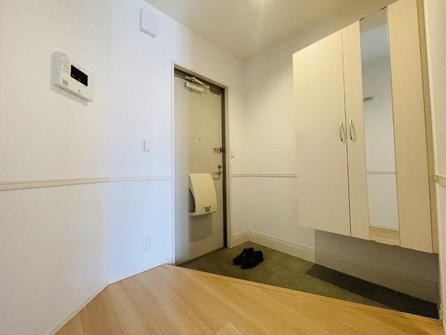 D-room ちはや（102） 玄関