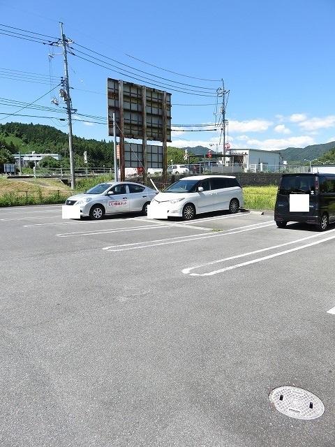 カーサ・エテルノＴ’Ｓ（104） 駐車場