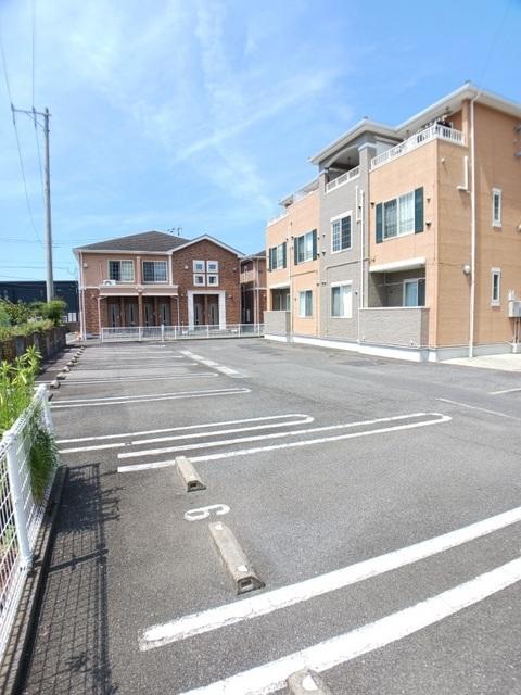 ファミールケイ　Ｆ（202） 駐車場