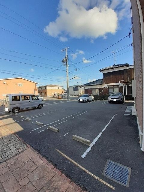 クロワール・リアン（104） 駐車場