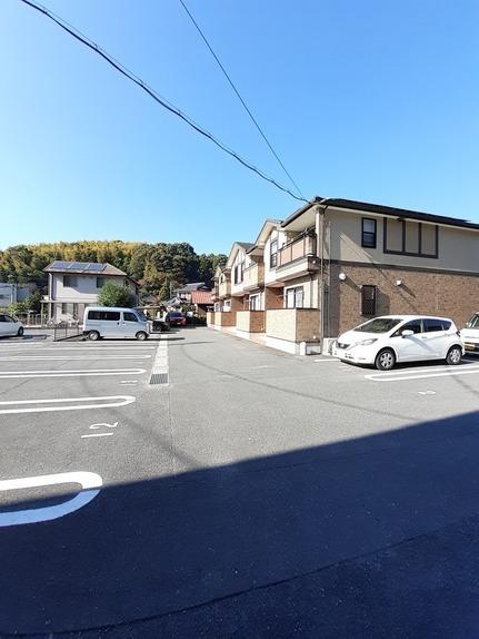 サニーガーデン（101） 駐車場