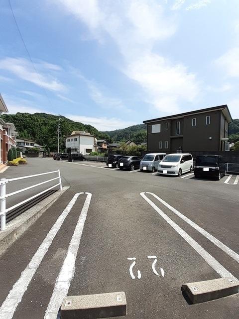 ラフレシールＡ（202） 駐車場