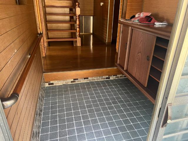 呼坂戸建て 玄関