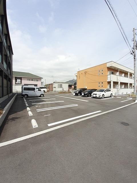 エトワール（201） 駐車場