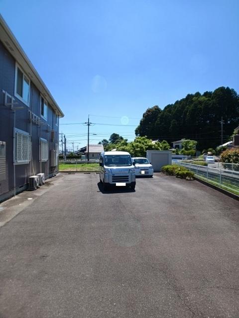 ラフィネ三井（203） 駐車場
