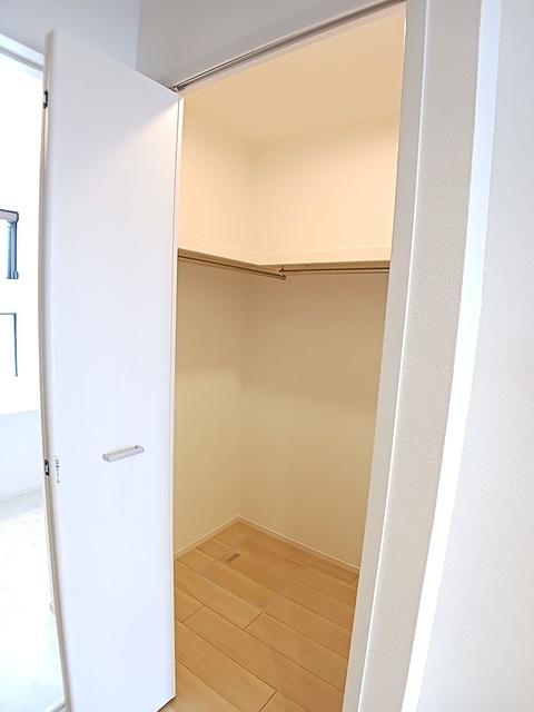 ラフィネ　グリシーヌ　Ⅱ（203） 収納